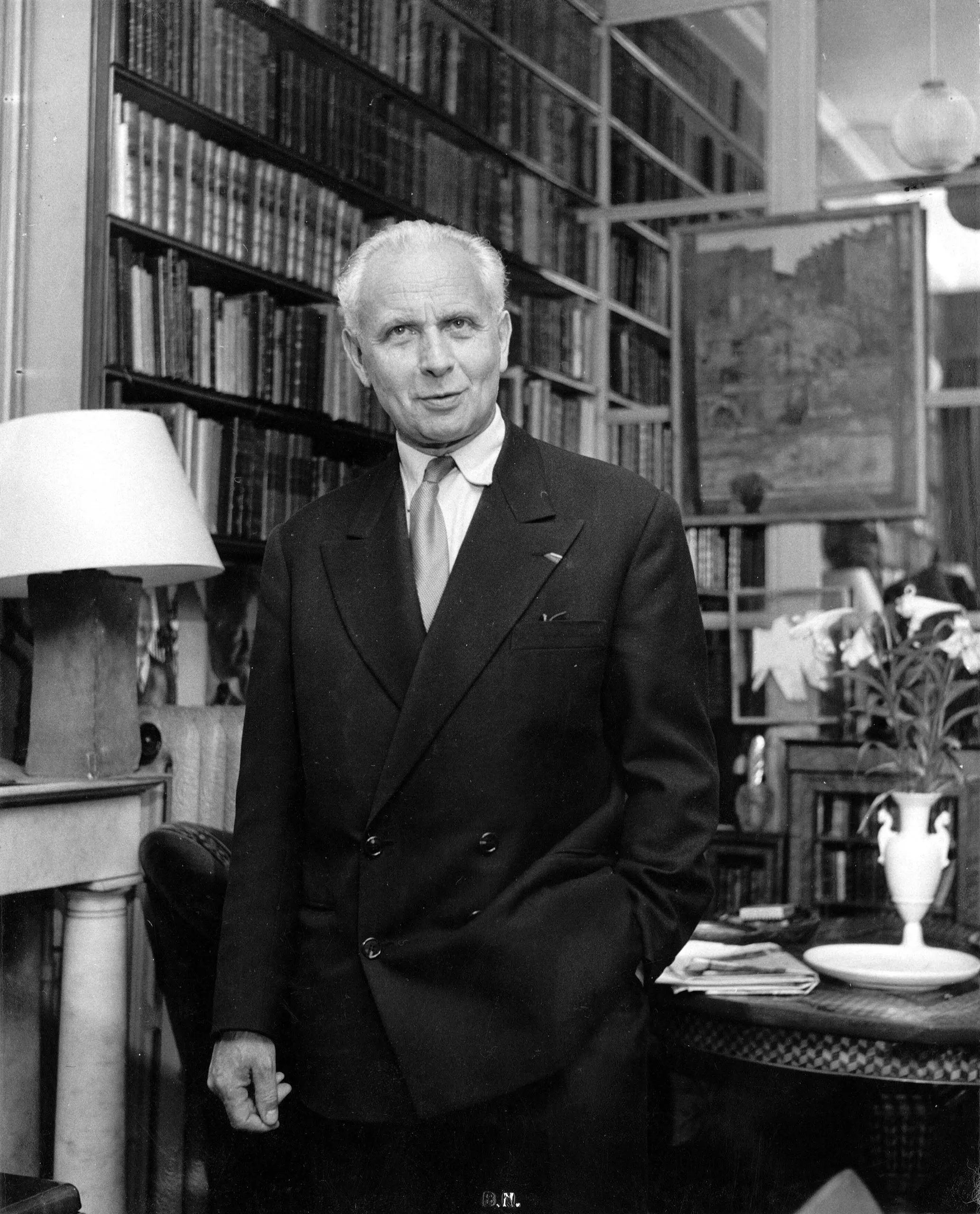 What Star Sign is Louis Aragon?