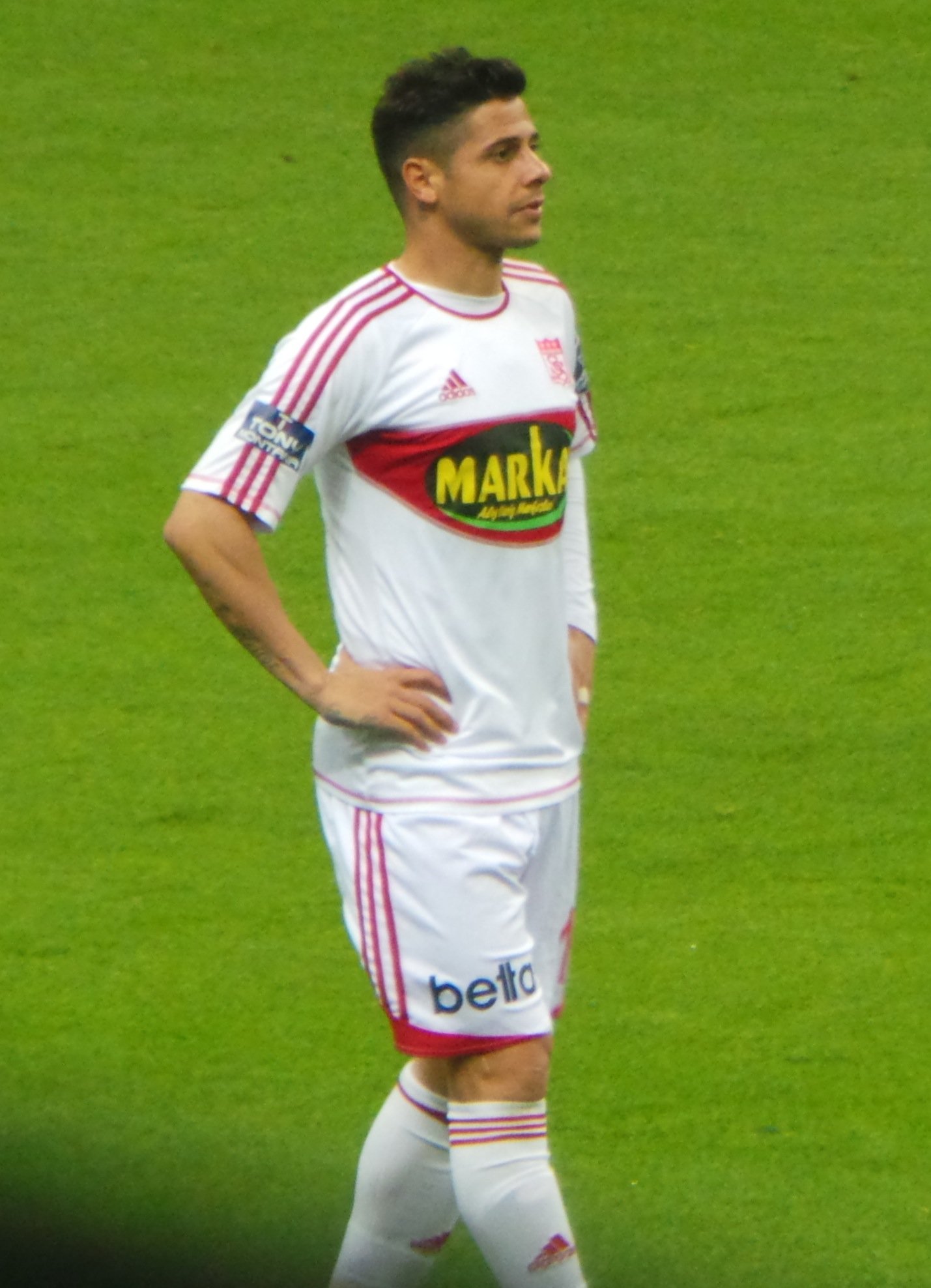 In What Astrological Sign was Cicinho Born?