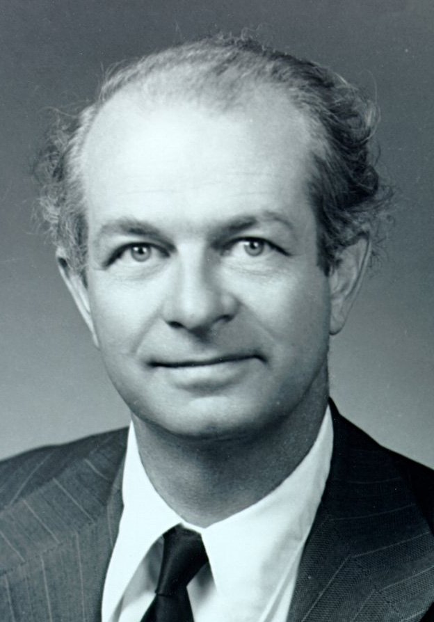 In What Astrological Sign was Linus Pauling Born?